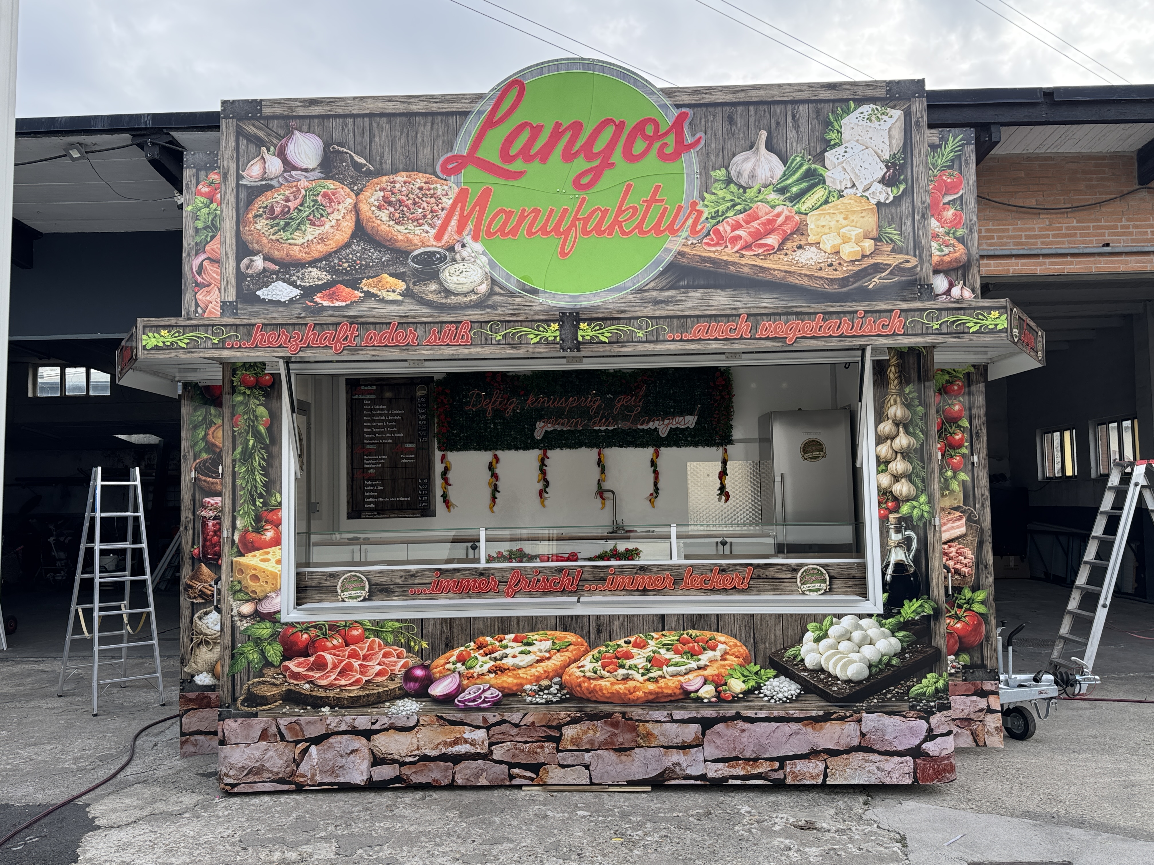 Langos Manufaktur Fertigstellung